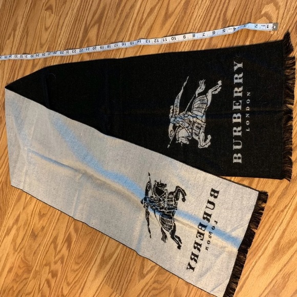 Authentic cashmere scarf burberry - Picture 3 of 3